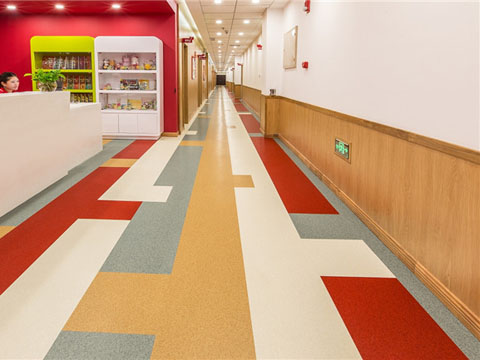 贵州PVC地板-PVC塑胶地板-运动地板厂家-贵州云翌装饰工程有限公司